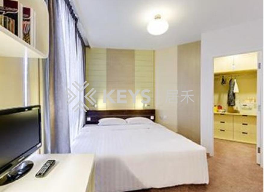 2 bedrooms 